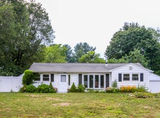 82 Treetop Ave, Springfield, MA 01118