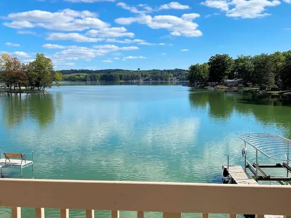 1040 E Hiawatha Dr, Wisconsin Dells, WI 53965