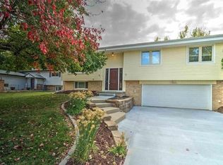 11753 Meredith Ave, Omaha, NE 68164