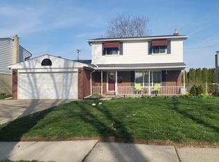 36576 Lodge Dr, Sterling Heights, MI 48312