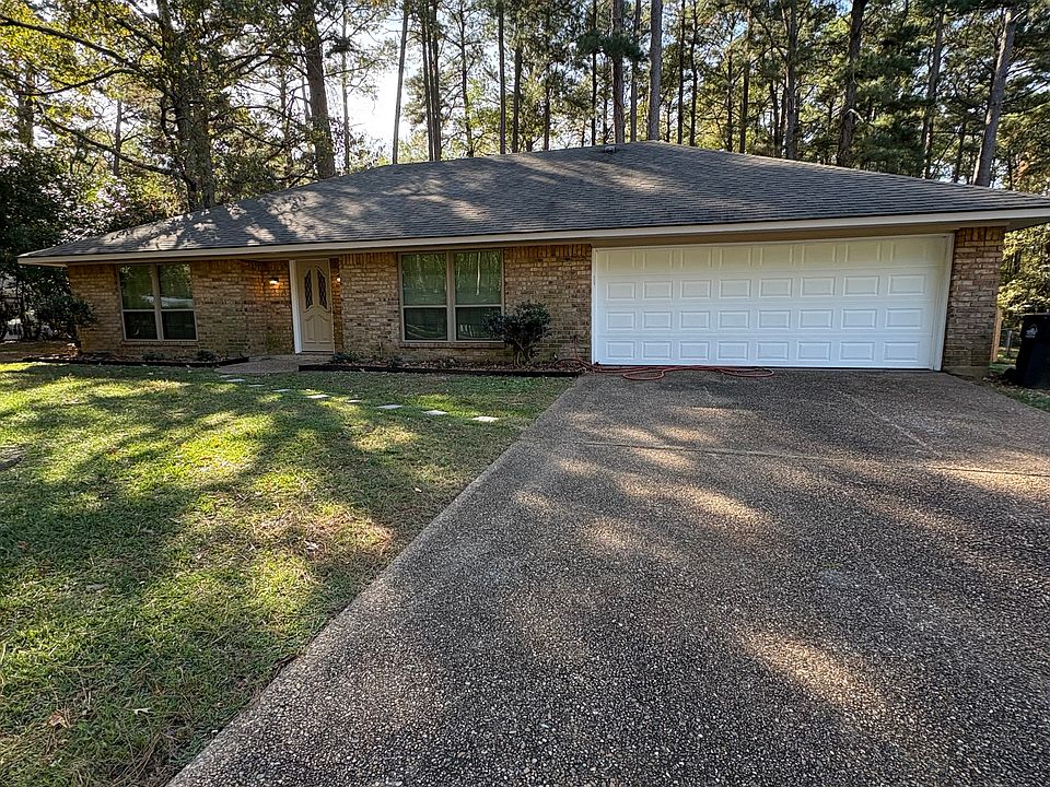 1st image of 602 Pine Cone Dr