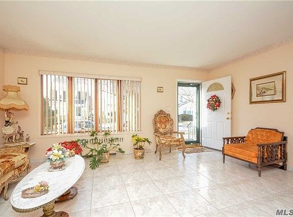 4th image of 151 Capitol Ave