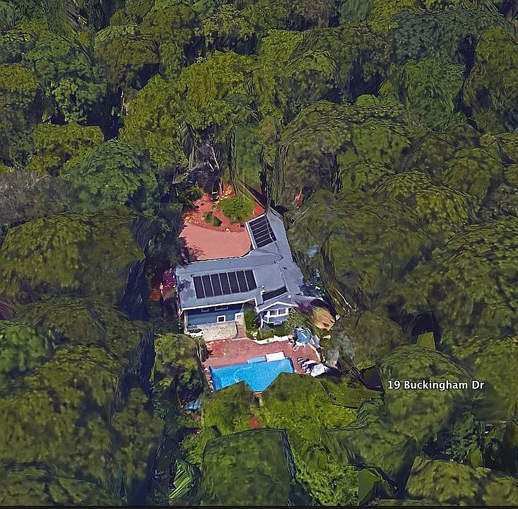 2nd image of 19 Buckingham Dr
