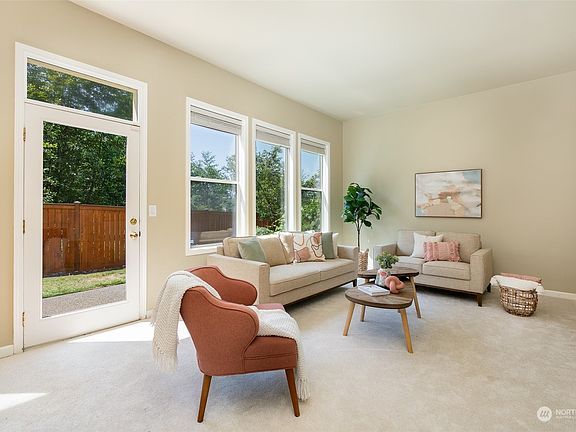 4th image of 16375 SE Cougar Mountain Way