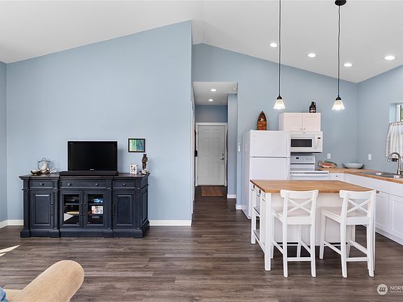 2nd image of 311 N Hoquiam Street