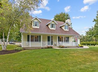 30895 Royal Oak Rd, Genoa, IL 60135