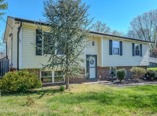 212 Virginia Dr, Seymour, TN 37865