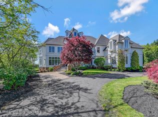 210 Greystone Dr, Shavertown, PA 18708