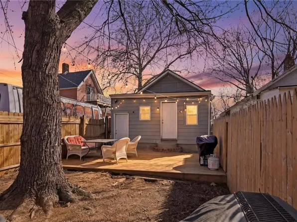 3308 Tracy Ave, Kansas City, MO 64109