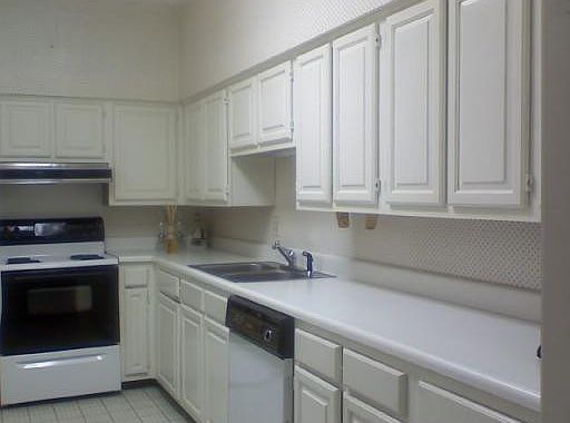 4th image of 400 Rue St #Ann-209