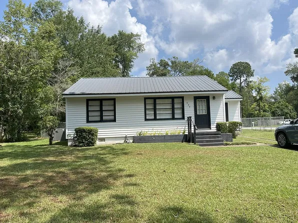 929 Cameron Dr, Bainbridge, GA 39819