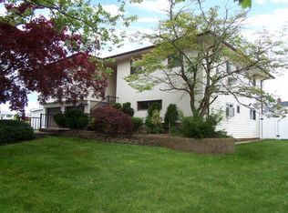 2948 Frankel Blvd, Merrick, NY 11566