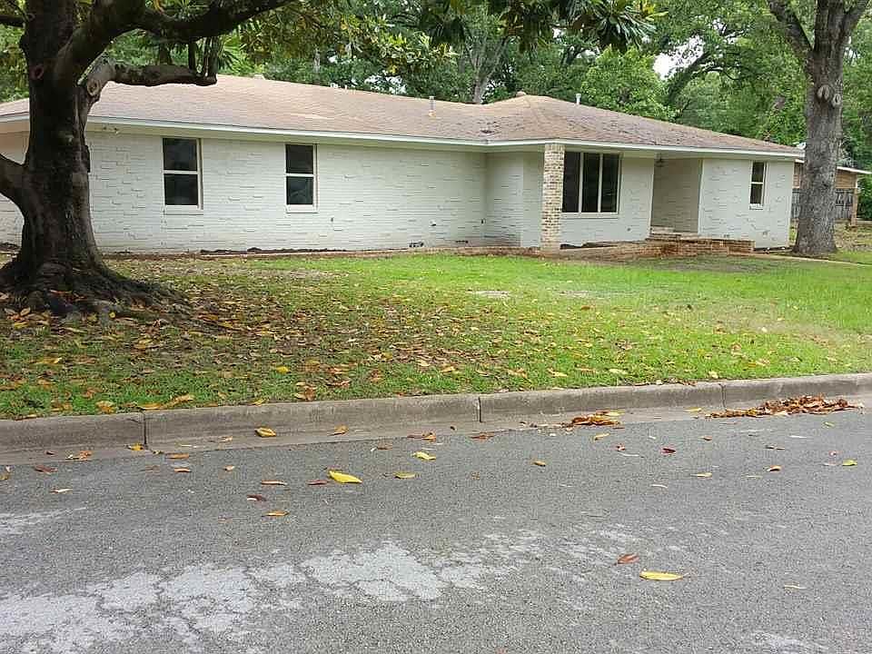 1st image of 3219 Fernwood Dr