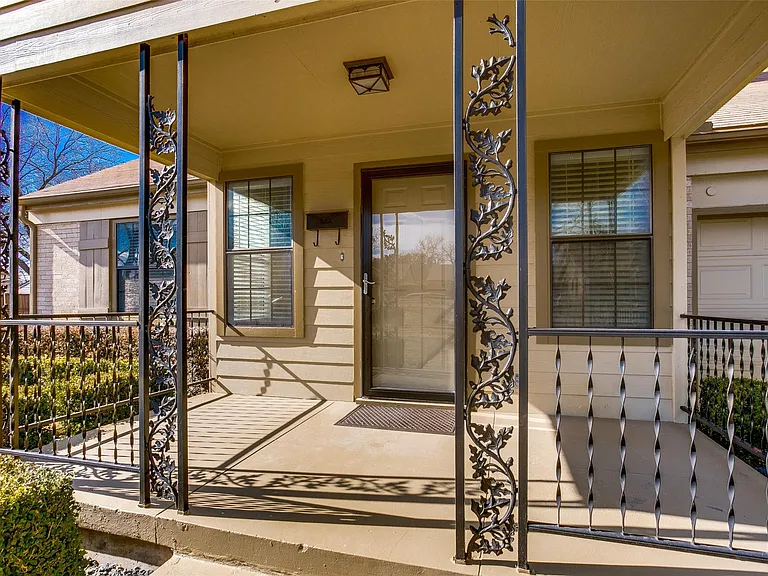 7619 Morton St — Photo 4