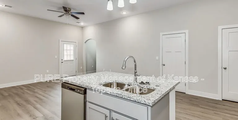 3618 W 45th St S — Photo 6