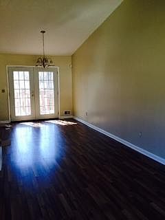 3rd image of 435 Park Ridge Cir