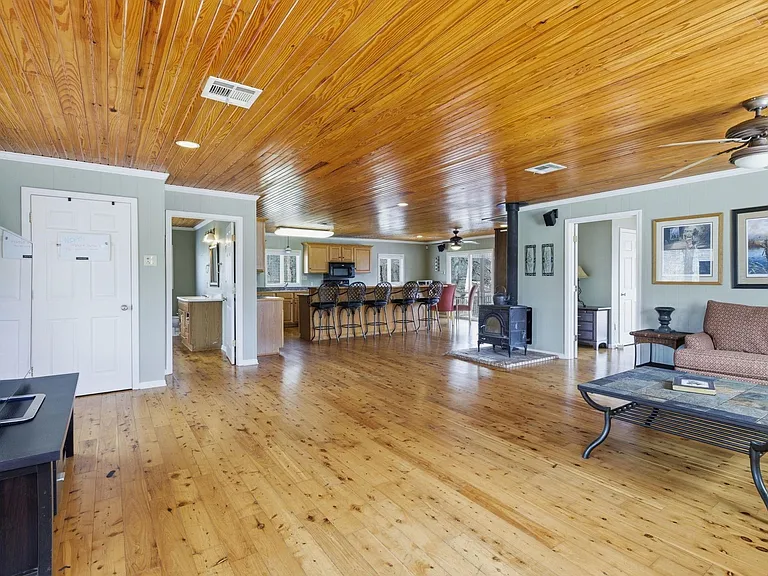 1046 Hollis Rd — Photo 49