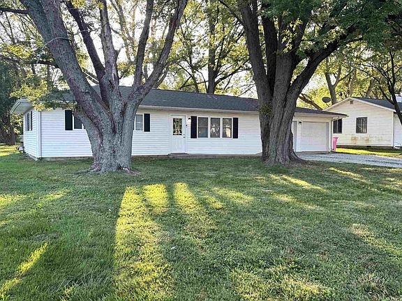 2nd image of 320 N Englewood Dr