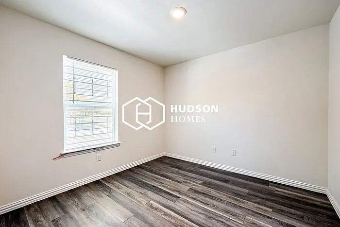 1823 San Carlos St — Photo 7