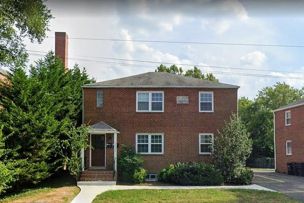 Building Photo - 2400 3rd St N #2