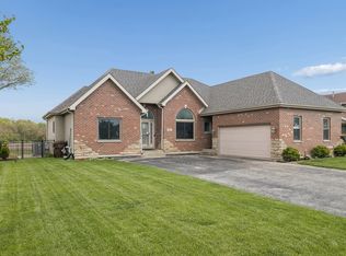 625 Merganser Ln, Peotone, IL 60468