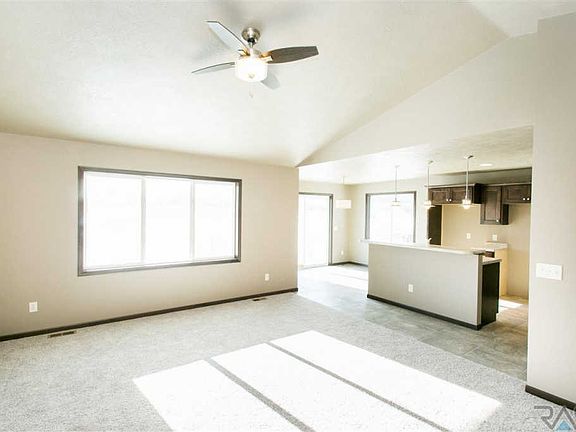 2nd image of 3609 E Brewster St