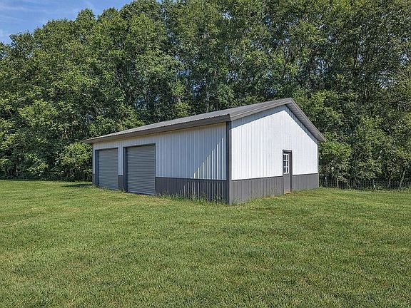 3rd image of 391 Walter Moore Rd