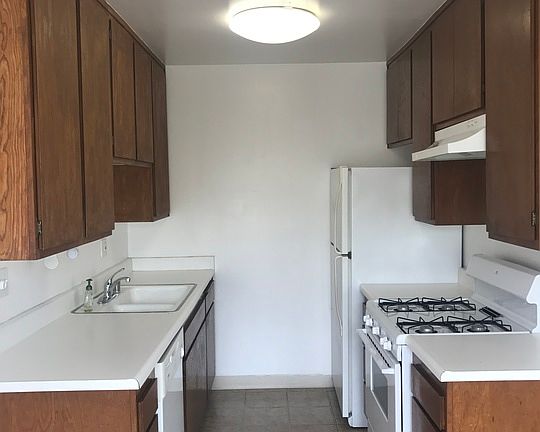 3rd image of 2550 Bolker Dr