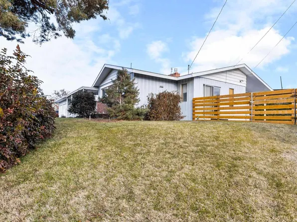 1113 S Euclid Rd, Grandview, WA 98930