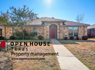 2032 Espinosa Dr, Carrollton, TX 75010