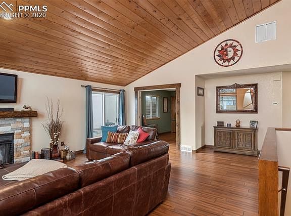 2nd image of 1190 Vondelpark Dr