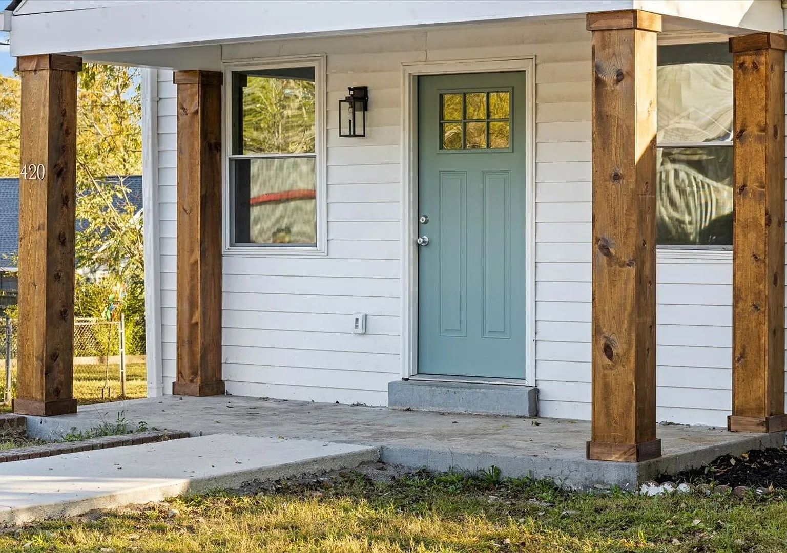 Charming Madison Home w/ Modern Upgrades & HUGE backyard! — Photo 3