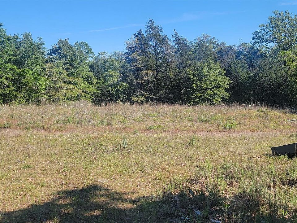 2nd image of 156 Lone Star Cir