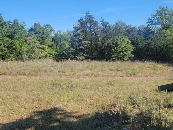 156 Lone Star Cir, Bastrop, TX 78602