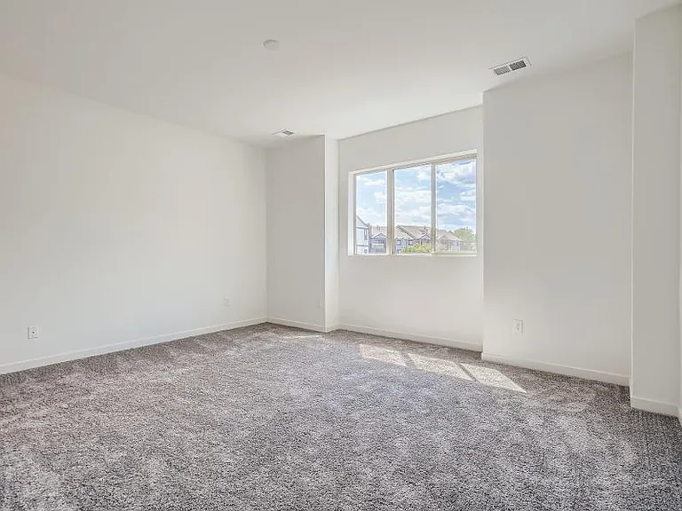 6361 Nelson St — Photo 13