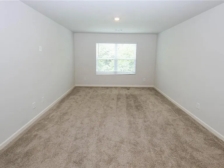 7566 Jennadee Dr — Photo 20
