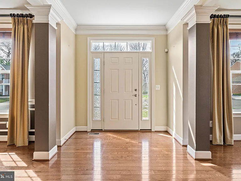 4561 Rona Pl — Photo 9