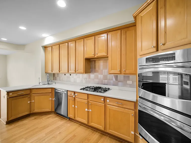 1028 Orchard Pond Ct #1028 — Photo 21