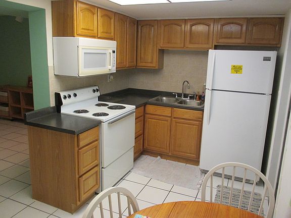4th image of 209 SE 6th St APT 6