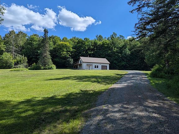 3rd image of 598 Sheldon Brook Road