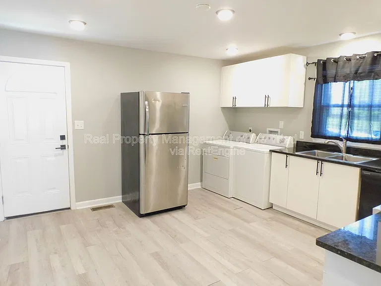909 Tuscaloosa St — Photo 4