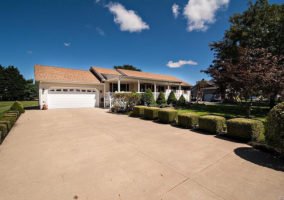 1st image of 9 Pleasant Dr