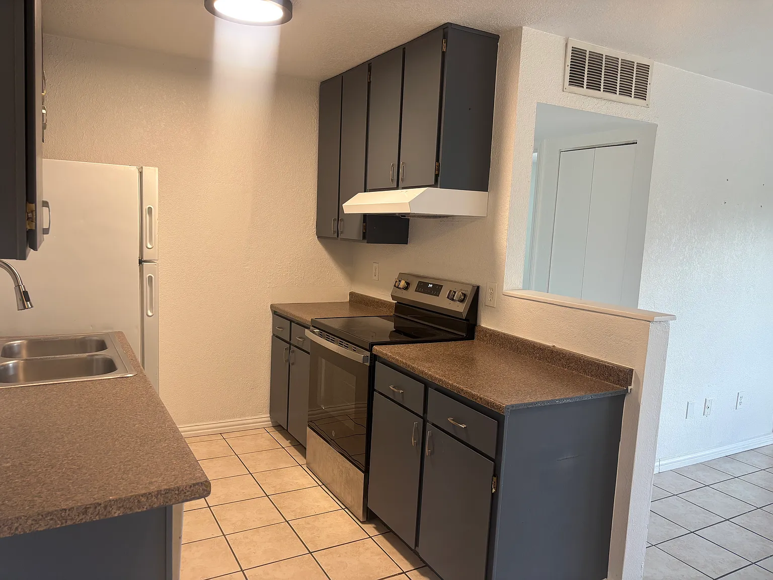 1 bed, 589 sqft, $1,150 — Photo 3