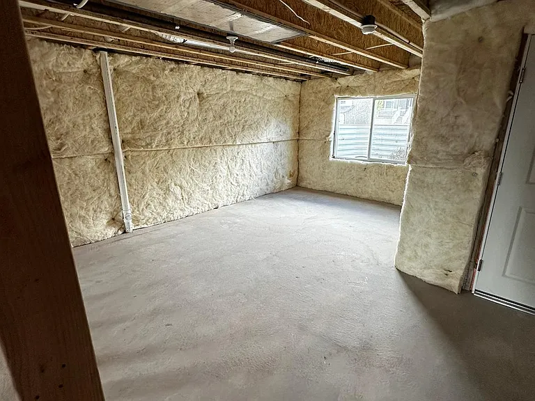 932 N Olson Dr — Photo 13