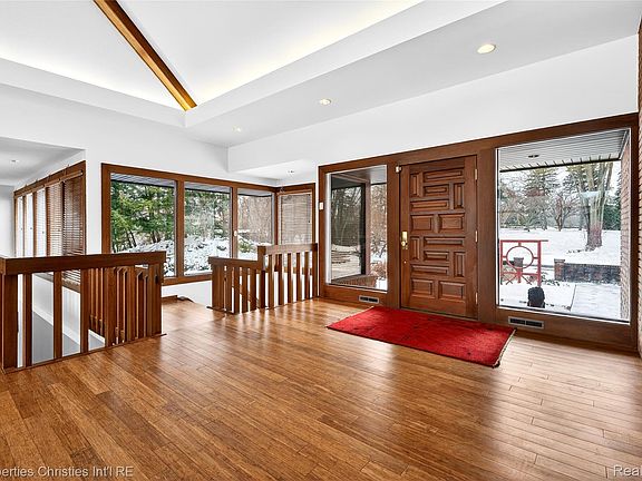 5th image of 291 Barden Rd