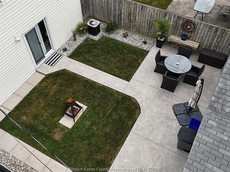 1527 Pierre Ave — Photo 20