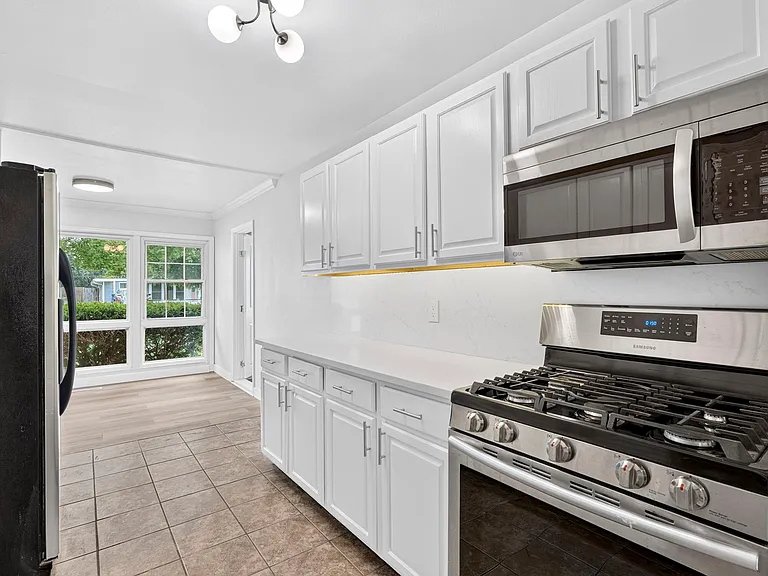 2844 Westlawn St — Photo 13