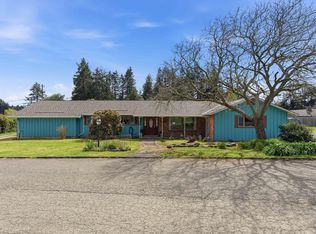 105 W 17th St, Coquille, OR 97423