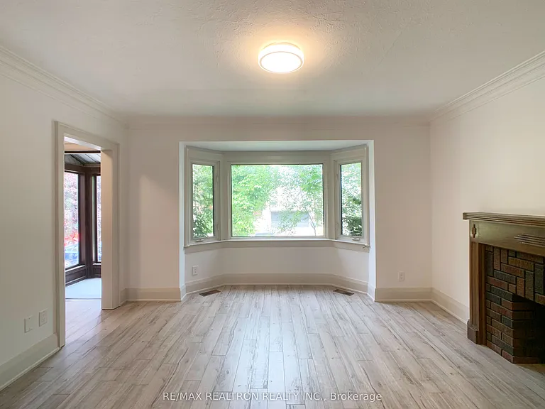 48 Mann Ave — Photo 3