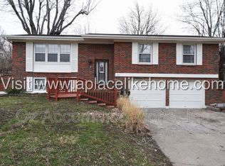 103 SW Sunset Dr, Lees Summit, MO 64081